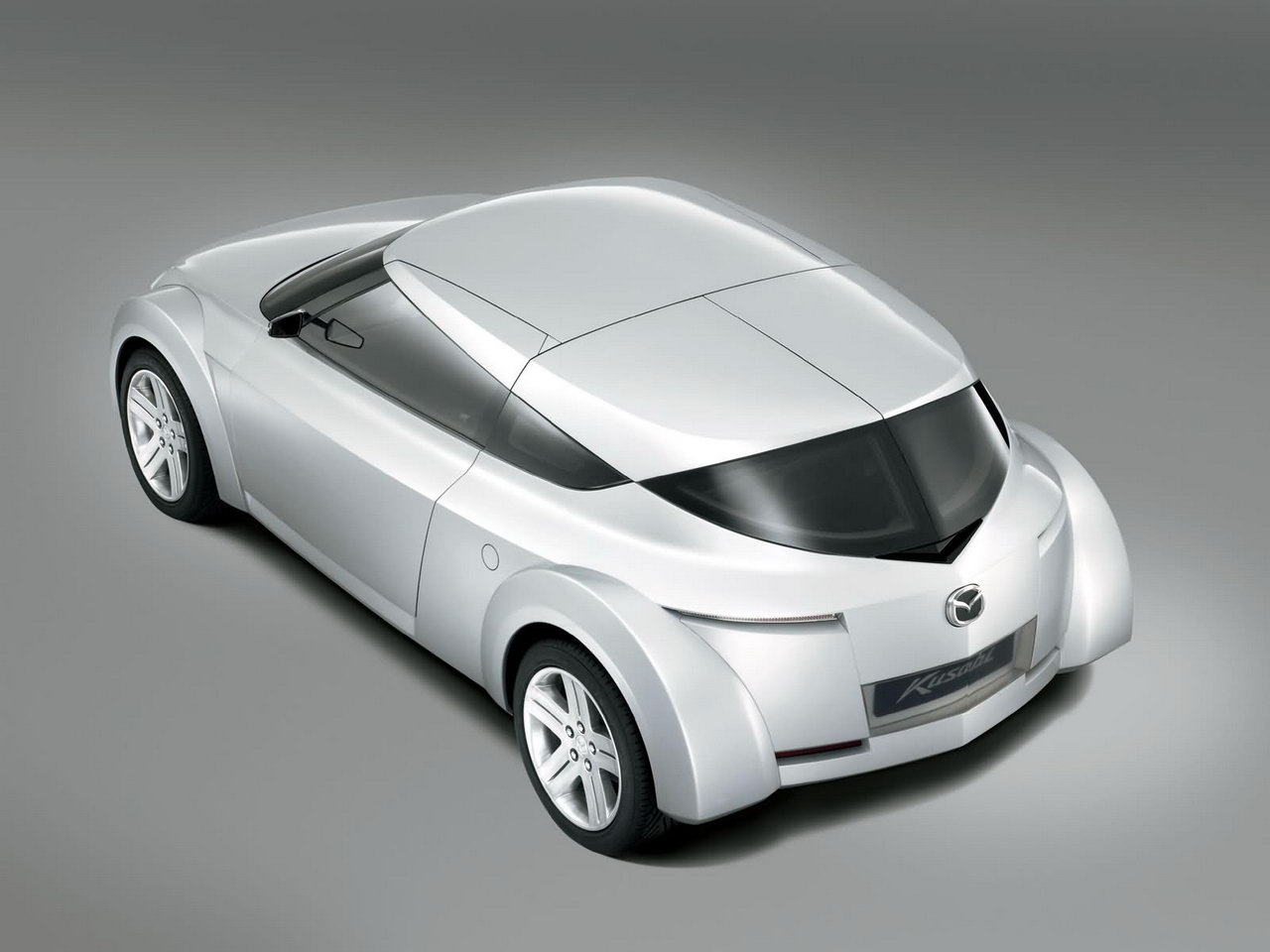 Mazda Kusabi Concept 2003 003.jpg